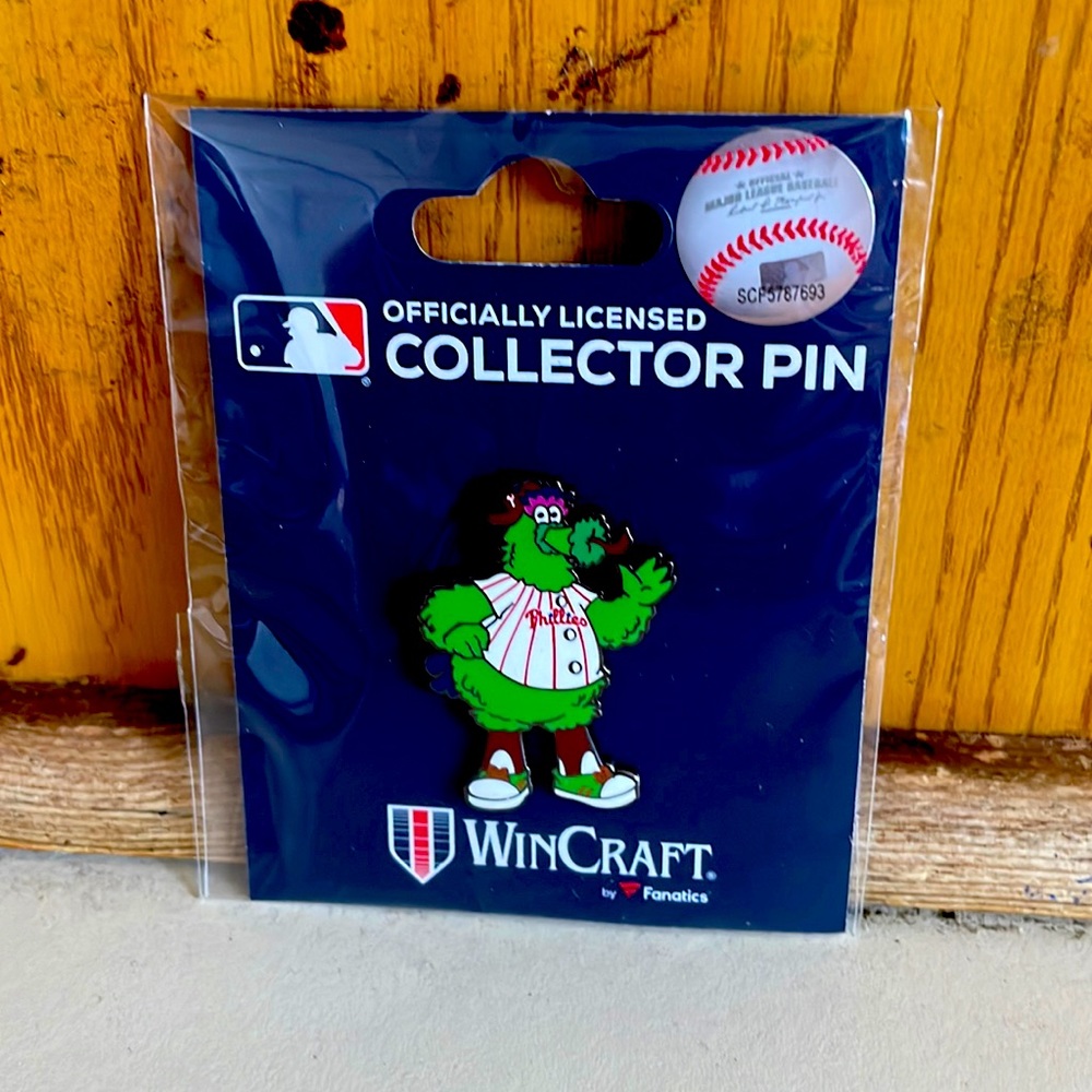 Phillies fanatics pin hat lapel collector. Philadelphia Phillies